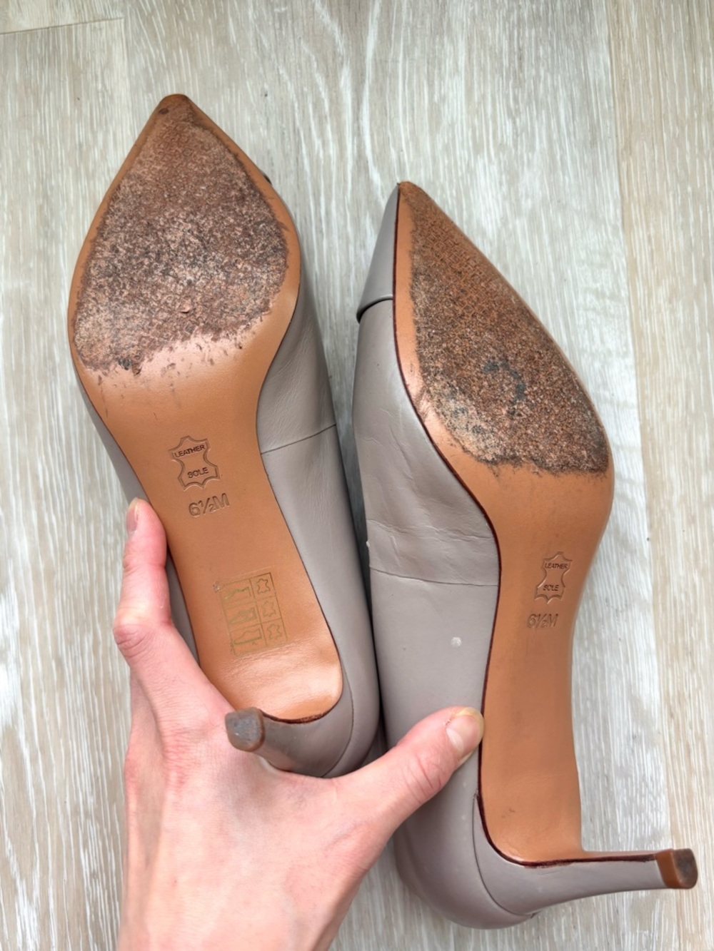Tory Burch Fairfold 65MM Pointed Toe Pumps in Dust Storm - Size 6.5 - Picture 9 of 10